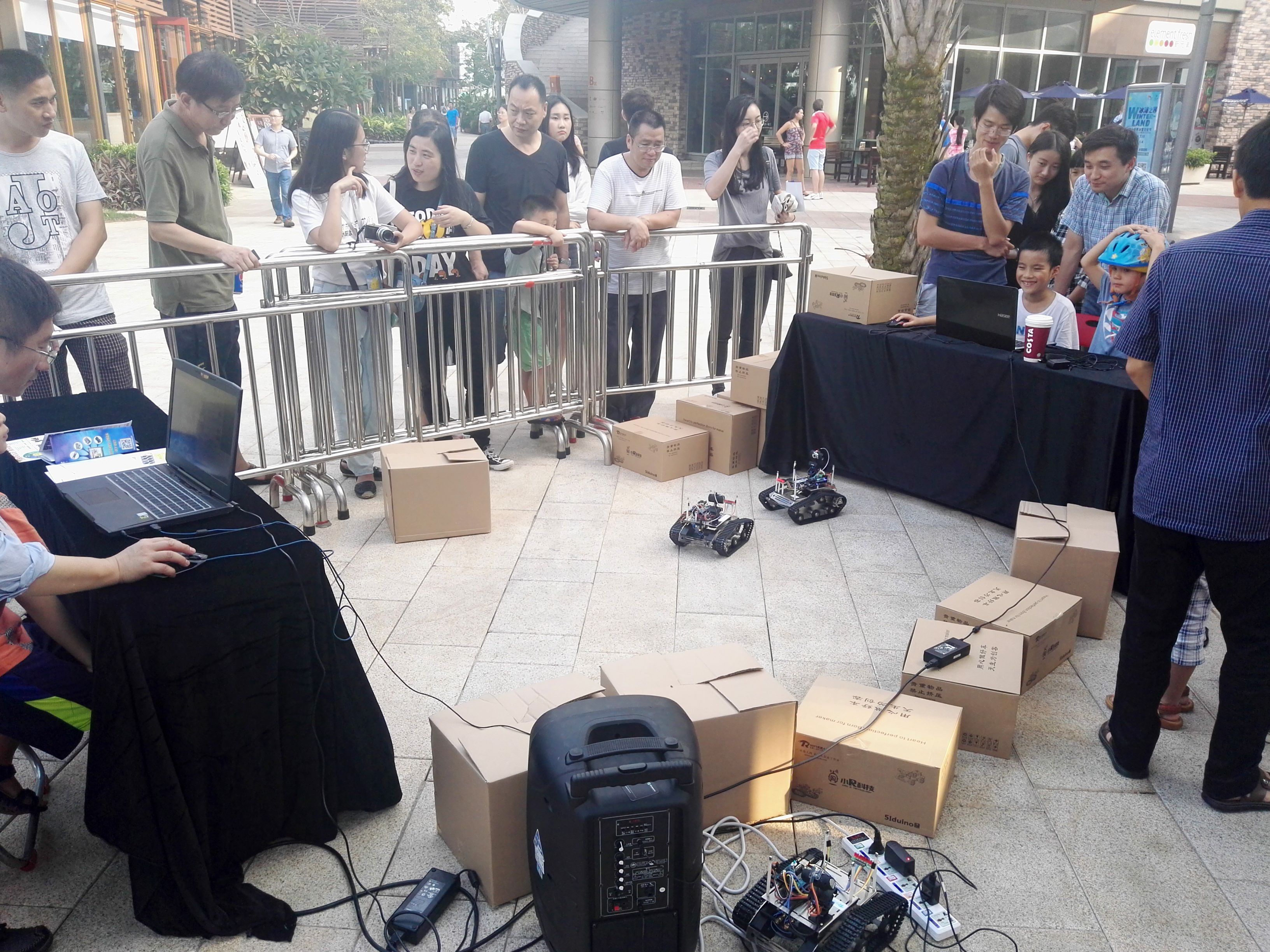Maker faire shenzhen2017創客聯盟首屆機器人對戰賽